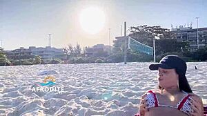 I masturbated on the beach and the naughty vendor saw it all 😏