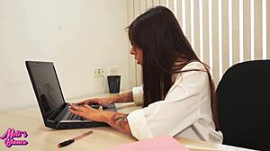 I Show Ass To Boss For Fuck Raise