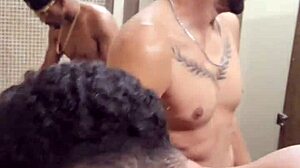 Sexo No Banheiro da Estação de Metro com Brazilian Hottie