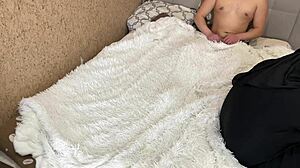 Cum on Arab milf's sexy leggings in hardcore