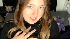 I love dildo sucking and playing with my pussy