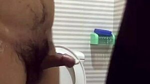 Vietnamese gay man meets partner on Blued for intimate encounter