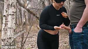 Damn, this pretty nympho caught me flashing outside!