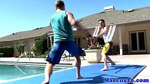 बाहर मजबूत गे बॉय की गांड फाड़ दी