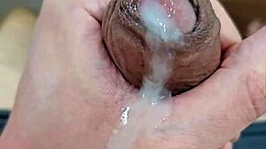 Young Bisexual Novinho Masturbating and Finishing Hard