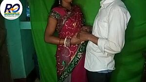 इंडियन भाभी साड़ी में सेक्सी लगती है फुल चुदाई के लिए