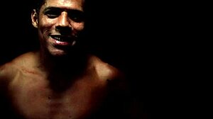 नेगाओ ने इंटर्न की गांड में मोटे काले लंड से डोमिनेट किया