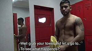 Latinos Cogiendo En Duchas!