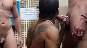 यार बस स्टैंड बाथरूम में वाइल्ड चुदाई यकीन न होगा!