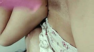 gosta de ver eu destruindo minha bucetinha e mostrando seios lindos?