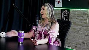 Raphaela Savanah: 'Afraid of judgment, but loving boyfriend's group fun?'