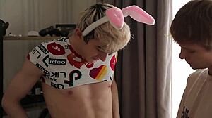 Damn! Two sweet twinks lured a student with big dick into wild sex