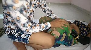 हॉट इंडियन टीचर रश्मी स्टूडेंट को सेक्सी रोल प्ले में चुदती है