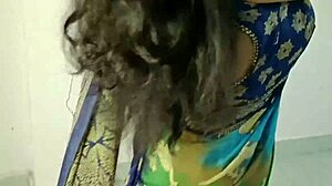 हॉट इंडियन टीचर रश्मी स्टूडेंट को सेक्सी रोल प्ले में चुदती है