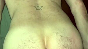 Colega de trabalho vivia jogando indireta chamei pra tomar umas comi ele antes dele ir embora