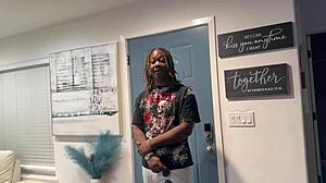 Whoa! Delivery guy trapped in steamy mess with horny customer craving his cock for wild doggystyle