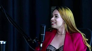 hoje prefere um relacionamento aberto e com homens nunca deu o cu por perder o tes�o e o fetiche - jhocy sheer red