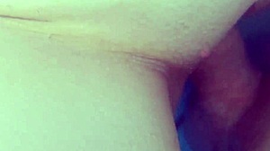 पूल में पेटाइट 18+ टीन की टाइट चूत के साथ रिस्की पब्लिक सेक्स!