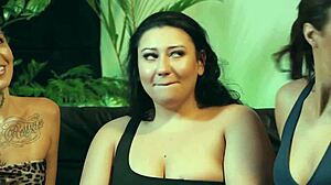 Watch the free movie Casa das Criadoras 3, where anal sex is the star in this Latina lesbian orgy