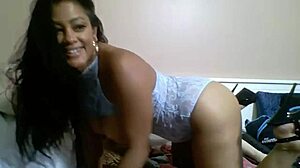 Luscious Maxine Xs Fists Pussy With Big Dildos