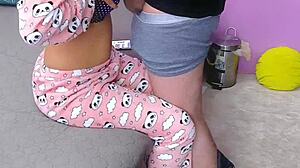 ahh mamoncita no se deja coger su chochito se hace la dificil