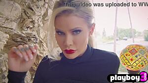 Does this beautiful big tits blonde milf jessa rhodes show her perfect boobs and amazing ass?