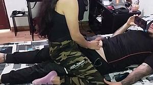 Mi padrastro me folla bien rico antes de irme a la universidad