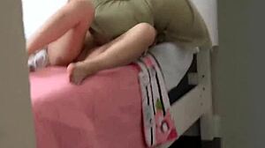 omg, my asian stepdaughters givin’ me the best christmas gift... everrr!