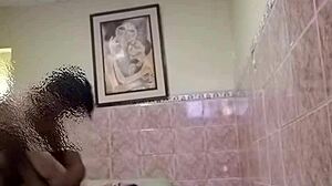 me encontré con mi ex y nos fuimos a coger mientras el cornudo esperaba