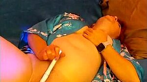 Hotwife Steffi exposes her big cunt in dirty bits.