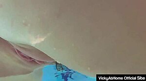 milf vicky vette gets cumshot after blowjob?