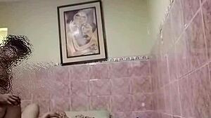 me encontré con mi ex y nos fuimos a coger mientras el cornudo esperaba