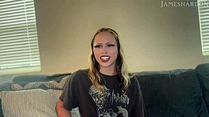 Sexy Hanah Quinn Comes Over For Therapy