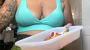 Wearing tight shorts, wanna see my pussy split open while flashing in public?