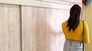 pequeña joven sale de su casa a vivir sola por primera vez with rough sex.