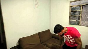 fui chamado para presente de aniversario e ela ficou feliz com double penetration