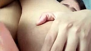 Masturbaci�n yasmith uses toys and dildo for intense webcam session