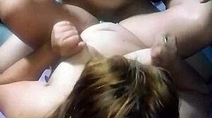 Misionero y chupando sus tetas vista de frente?