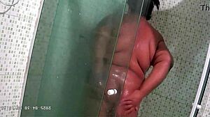 Camera Escondida Madrasta Safada Gordinha Gravada Tomando Vanho