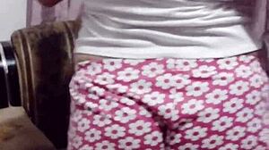 i'm auroraestelar, peeing and masturbating in the shower, oh my big pussy