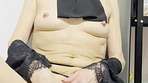 Wow! Arab Babe In Lingerie Hits Intense Dildo Orgasm With Oil