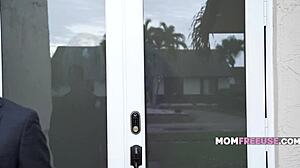 Ebony milf jezabel vessir makes you cum in real estate fantasy