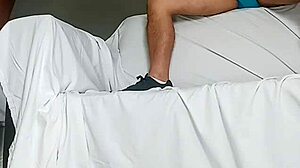 sexy thick babe flaunts her pretty lips