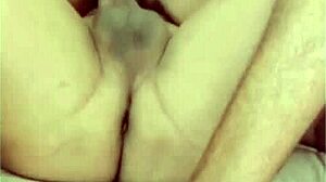 o primo do meu marido estava escondido me olhando bater ciririca n�o aquentei chamei ele dei gostoso