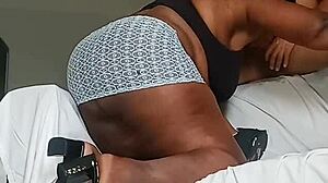 sexy thick babe flaunts her pretty lips