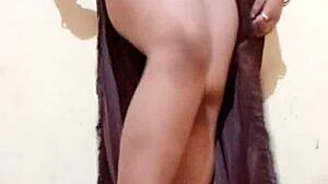 Shilpa Bhabhi's Voluptuous Body Beckons With Desire