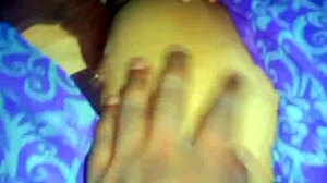 Desi Aunty with Big Boobs Presses Against Man in Homemade Outdoor Fucking