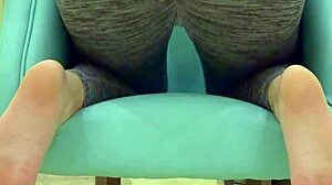 Teen babe teases her sugar daddy in leggings.