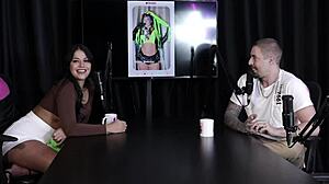 Teasing Swingers Reveal Breasts And Pussy In Intimate Jerk-Off Game On Tinder.