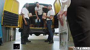 Goddess Demands Body Worship With Armpit And Feet